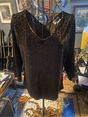 Kathie Lee Collection Black Velvet Leopard-Print V-Neck 3/4 Sleeve Top